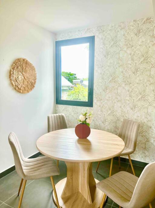 Appartement A 2 Pas De La Plage De Terre Sainte Екстериор снимка